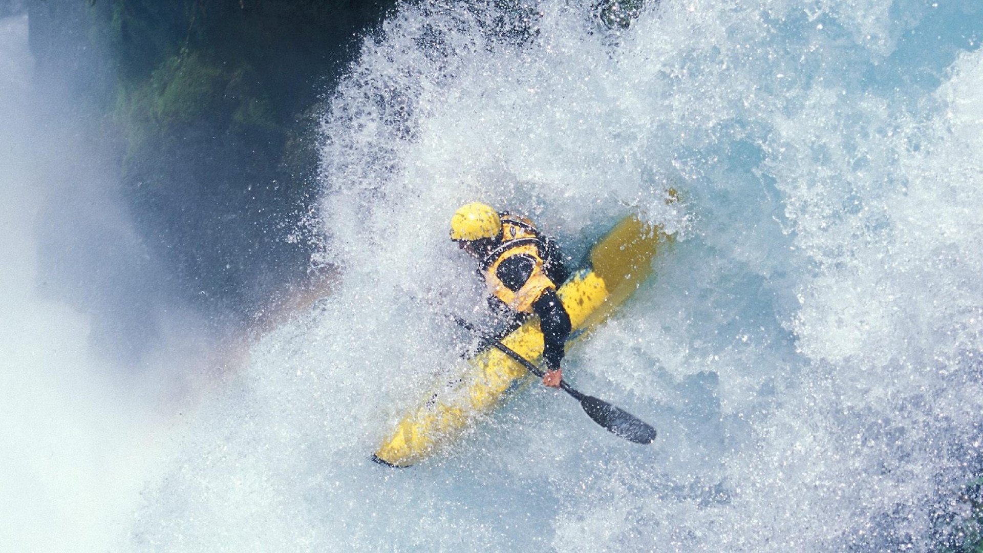 德约科维奇重返赛场，夺冠首场状态出色，FPX观众沸腾！观众掌声雷动