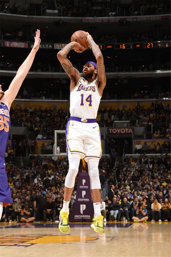 Uzi在法国队比赛中反败为胜，重要助攻引发热议！比赛高潮迭起的简单介绍