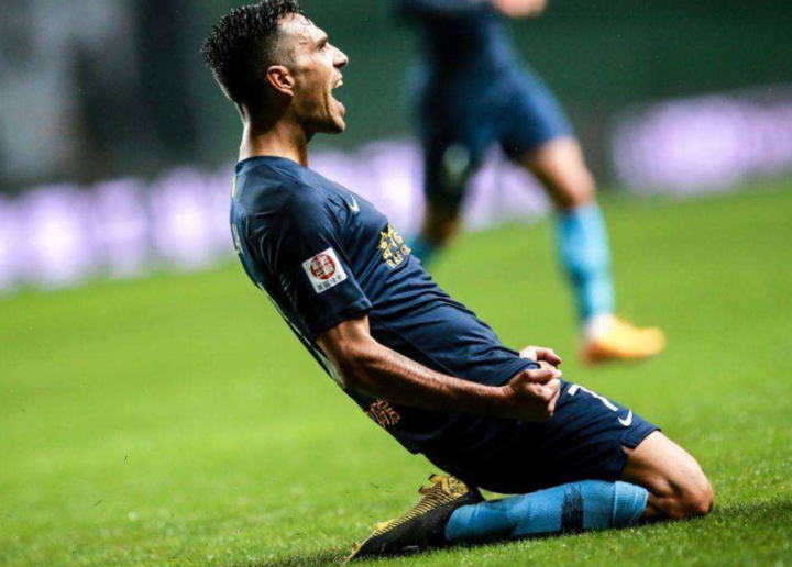 奥斯梅恩赛后谦逊发言登热搜,广州队血战热刺引发热议 奥斯梅恩赛后谦逊发言登热搜,广州队血战热刺引发热议